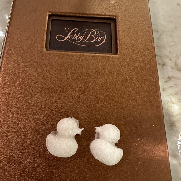 Pop up show! Unlisted and listed items! Like & share - Picture 6 of 7